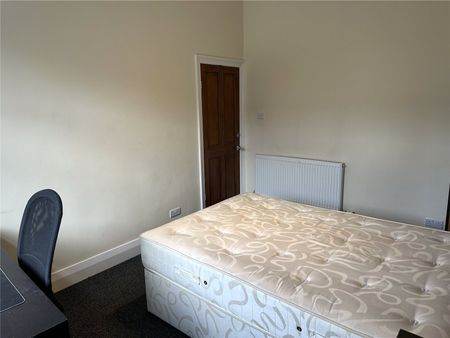 43 Birkhouse Lane, Huddersfield, HD5 - Photo 5