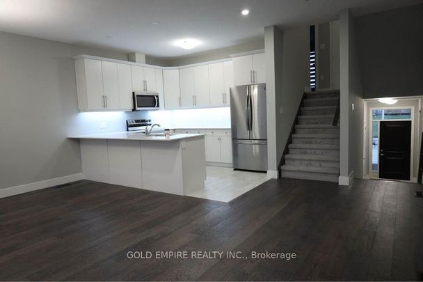 For Lease - 745 CHELTON Road Unit# 38, London South, Ontario - Photo 1