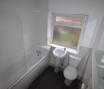 To Let 2 Bed Mid Terraced House - Photo 4