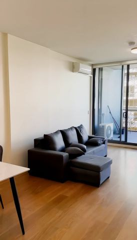 2 bed 2 bath - Photo 2