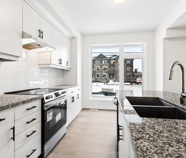 For Lease - 3217 Sixth Line Unit# Unit 2, Oakville, Ontario - Photo 4