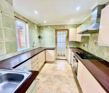 3 bedroom semi-detached house to rent - Photo 1