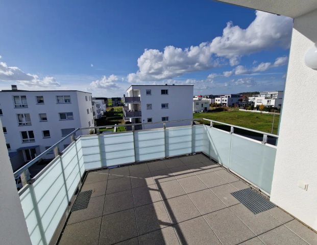Wunderschöne, neuwertige 4,5 Zimmer-Wohnung mit großem Balkon und 2 Stellplätzen in Holzgerlingen - Foto 1