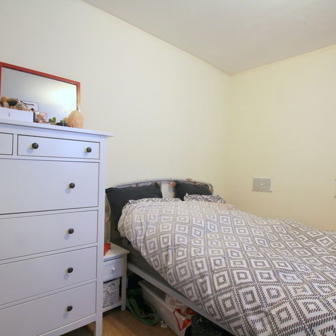 1 Bedroom Maisonette, Graham Road, London - Photo 1