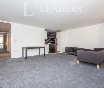 2 bedroom flat to rent - Photo 3