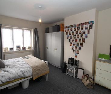 4 bedroom private hall to rent - Photo 6