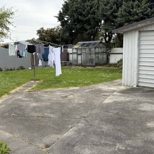 3 Bedroom West Gore $430 per week - Photo 2