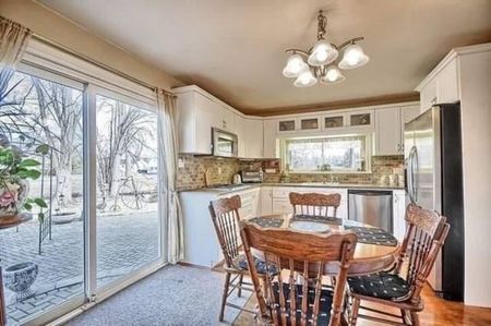 For Lease - 19 Shoreline Place Unit# #2, Georgina, Ontario - Photo 3