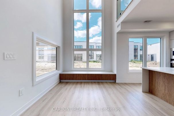 Detached Home For Lease | S9055434 - Photo 1