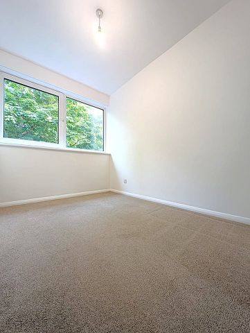 3 Bed Maisonette, Pinelands Close, SE3 - Photo 5
