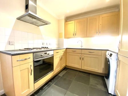 2 bedroom Flat in Merchants Place, Reading - Photo 5