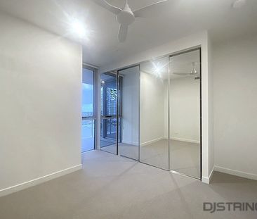 LUXURY LIVING – Glorious ocean views! - Photo 2