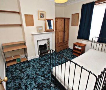 4 bedroom private hall to rent - Photo 1