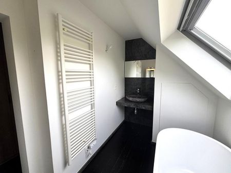 Modern dakappartement met terras en private garagebox gelegen nabij het centrum van Ninove! - Photo 5