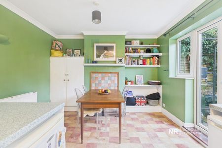 3 bedroom semi-detached house to rent - Photo 2