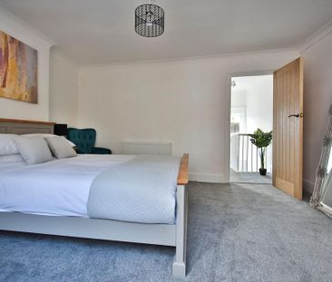2 bedroom flat to rent - Photo 2