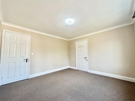 4 bedroom house - detached - Photo 3