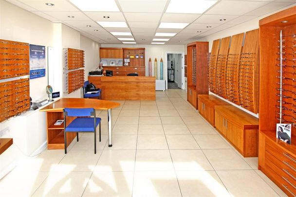 Commercial to Rent in High Street, Rushden, Northants, NN10 - Photo 1