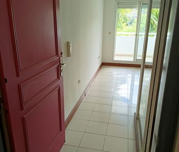Location Appartement 1 pièce 28m² ST DENIS 97400 - Photo 1