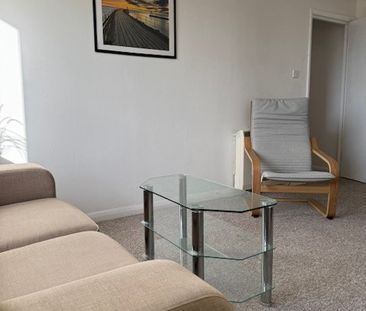 1 Bed Flat, Tippett Rise, RG2 - Photo 3