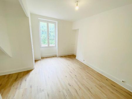 Location Appartement 3 pièces 85m² MACON 71000 - Photo 5