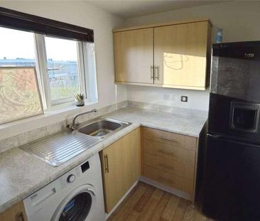 Bell Close, Laindon, Basildon, Essex, SS15 - Photo 5