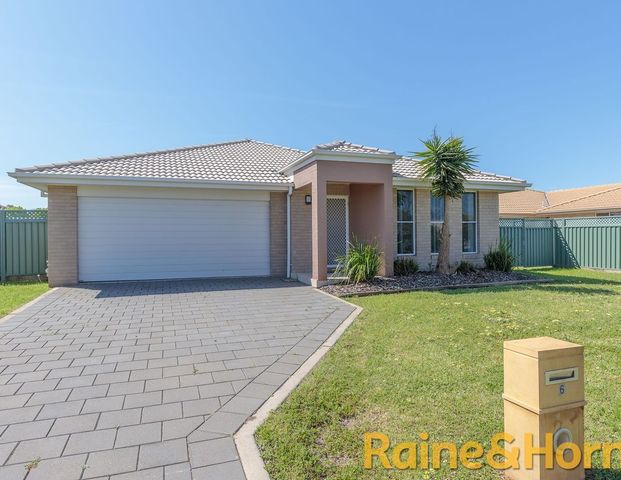 6 Argyle Avenue, Dubbo, NSW 2830 - Photo 1