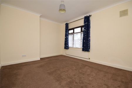 80, Cross Flatts Terrace, Leeds, West Yorkshire, LS11 7PD - Photo 2