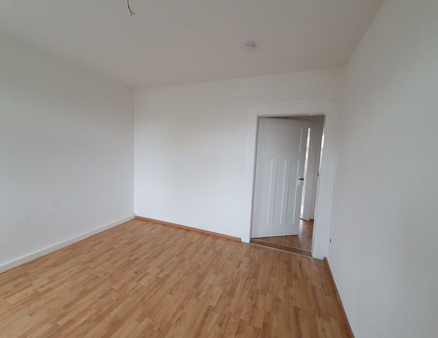 * Zentral * Familienfreundliche, helle 3-Raum Wohnung mit Balkon* - Foto 1