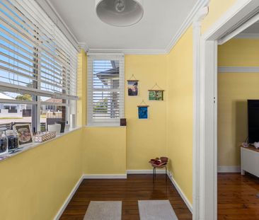 18 Sharpe Street, Mayfield NSW 2304 - House For Rent | Domain - Photo 2