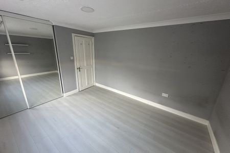 Princess Margaret Avenue - Photo 4