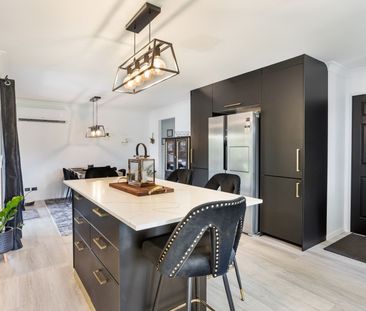 Beautifully Renovated 4-Bedroom Family Oasis in Peaceful Cul-de-Sac - Photo 4