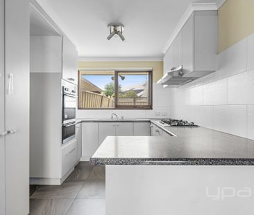 4 Pinnacle Crescent, Brookfield - Photo 3