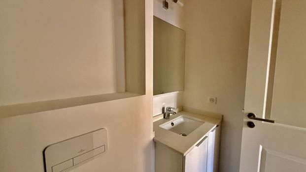 Location Appartement 1 pièce 32m² AVIGNON 84000 - Photo 1