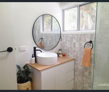 🏡 Coastal High-Set Home with Space & Comfort - Photo 3