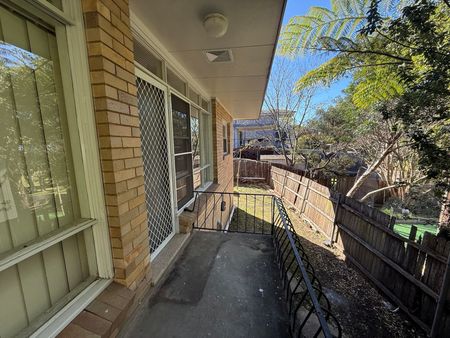 Freshly Painted Unit in Peaceful Mount Keira - Photo 5