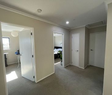 5 Bedroom + Double Garage + Off Street Parking - Photo 6