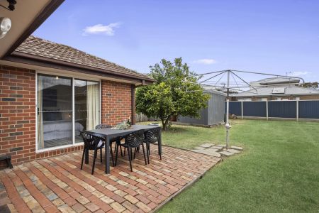 66 Helen Street, St Albans. - Photo 2