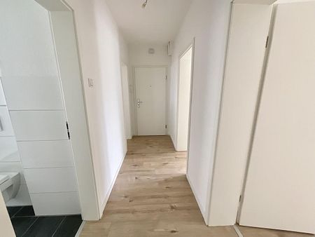 Hier kann man alt werden: * renovierte Erdgeschoss-Wohnung mit Balkon * - Foto 2