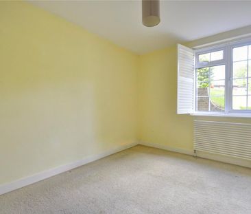 2 bedroom maisonette to rent - Photo 3