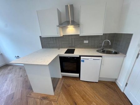 Studio to rent - Photo 2