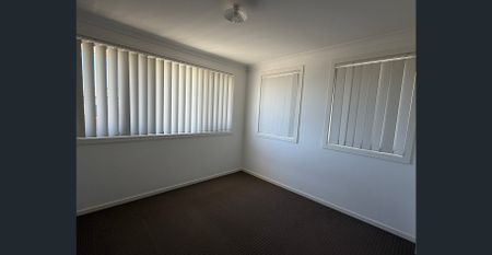 Beautiful and Spacious Property - Photo 5