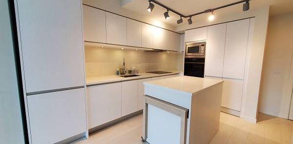 1 Bedroom + Den + Parking Downtown Olympic Village by Skytrain and Bus - Photo 2