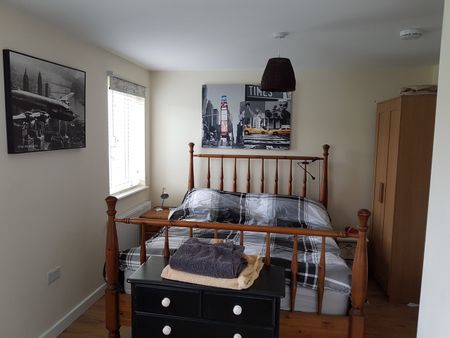 Room in a Shared House, Bryansons Close, BS16 - Photo 2