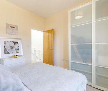 3 bedroom end of terrace house to rent - Photo 5