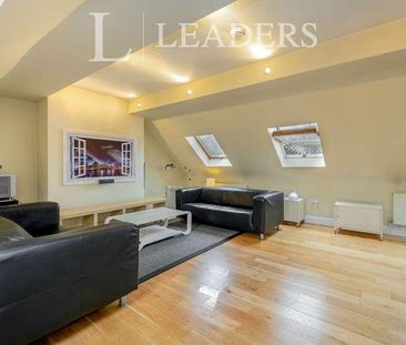 Flat E, South Street, Epsom, KT18 - Photo 1