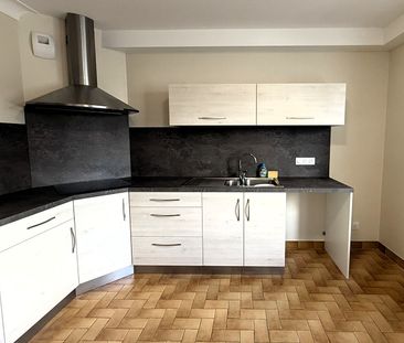 Location Appartement 3 pièces 96m² - Photo 3