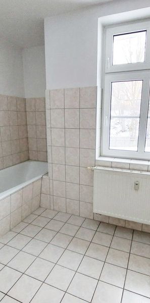 Großzügige 2-Raum-Wohnung - PKW-Stellplatz vorhanden - alles in Gornsdorf! - Photo 1