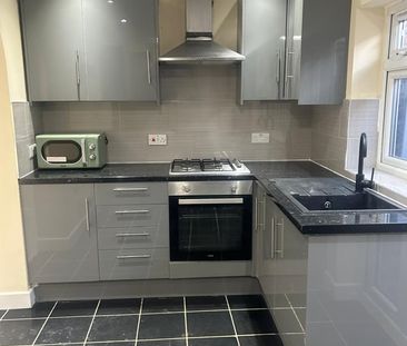 Bedsit, Spencer Road, W3 - Photo 4