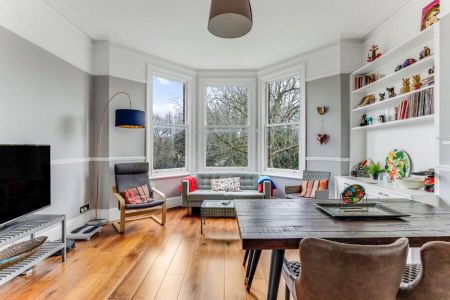 3 Bedroom Flat To Let - Photo 2